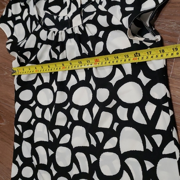 (M) George. Geometric Print Short Sleeve Slightly Sheer Blouse Business Casual - Picture 4 of 7